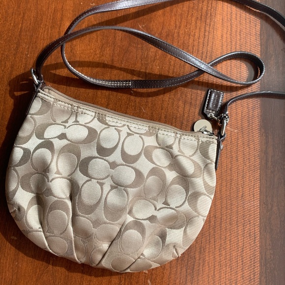 COACH Gold Crossbody Small Bag/Purse - Picture 3 of 8